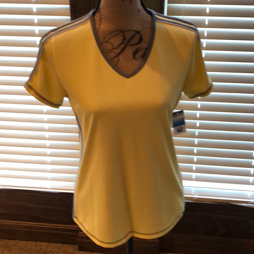 SB Active V Neck Top Size Medium